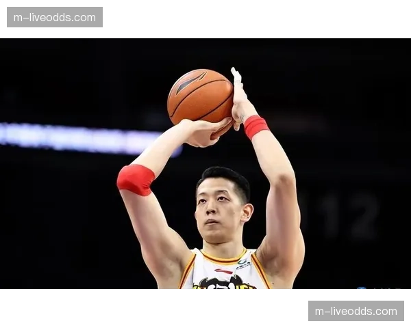 防守专家布里特尼-赛克斯专访:谈论防守技巧与心态 防守专家布里特尼-赛克斯专访:谈论防守技巧与心态